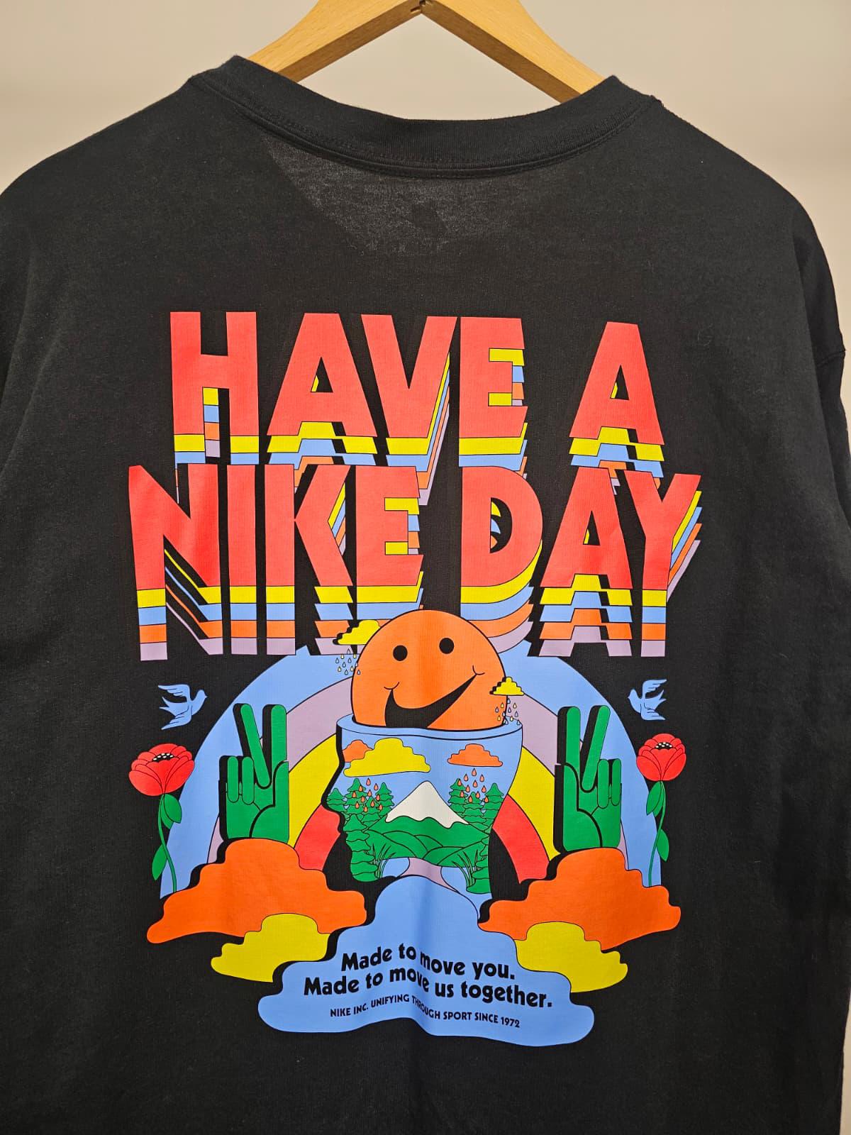 Nike Men's 'Have A Nike Day' Big Back Print Short Sleeve Top/T-Shirt - M/Medium