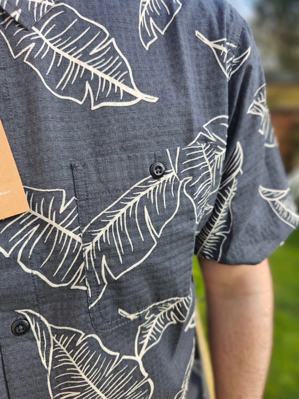 Passenger Men's Short Sleeve Pattern Leaf Print Adventure Shirt - L/Large