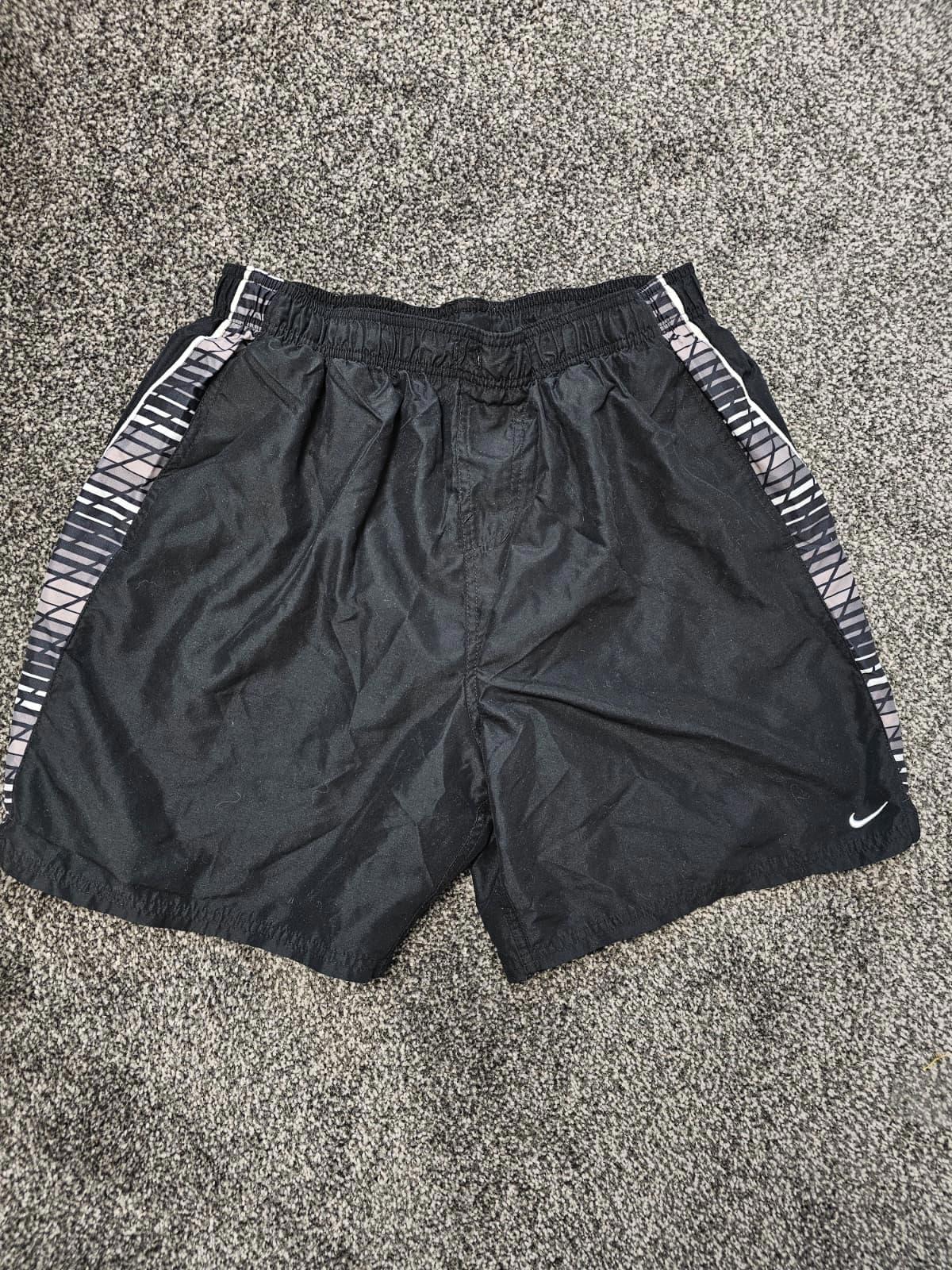 Nike Men's Embroidered Swoosh Activewear Mesh Lined Shorts - M/Medium 30/32