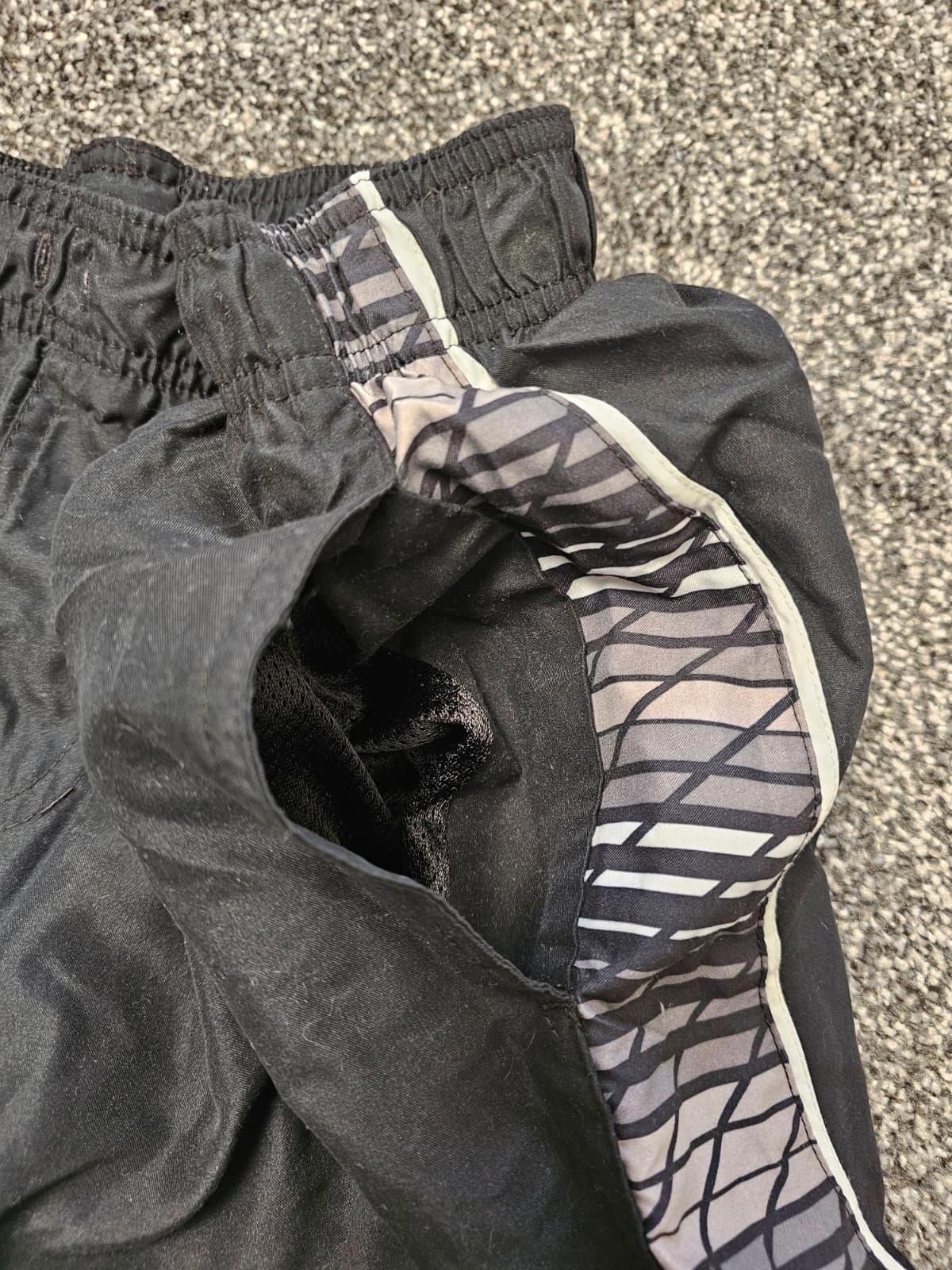 Nike Men's Embroidered Swoosh Activewear Mesh Lined Shorts - M/Medium 30/32
