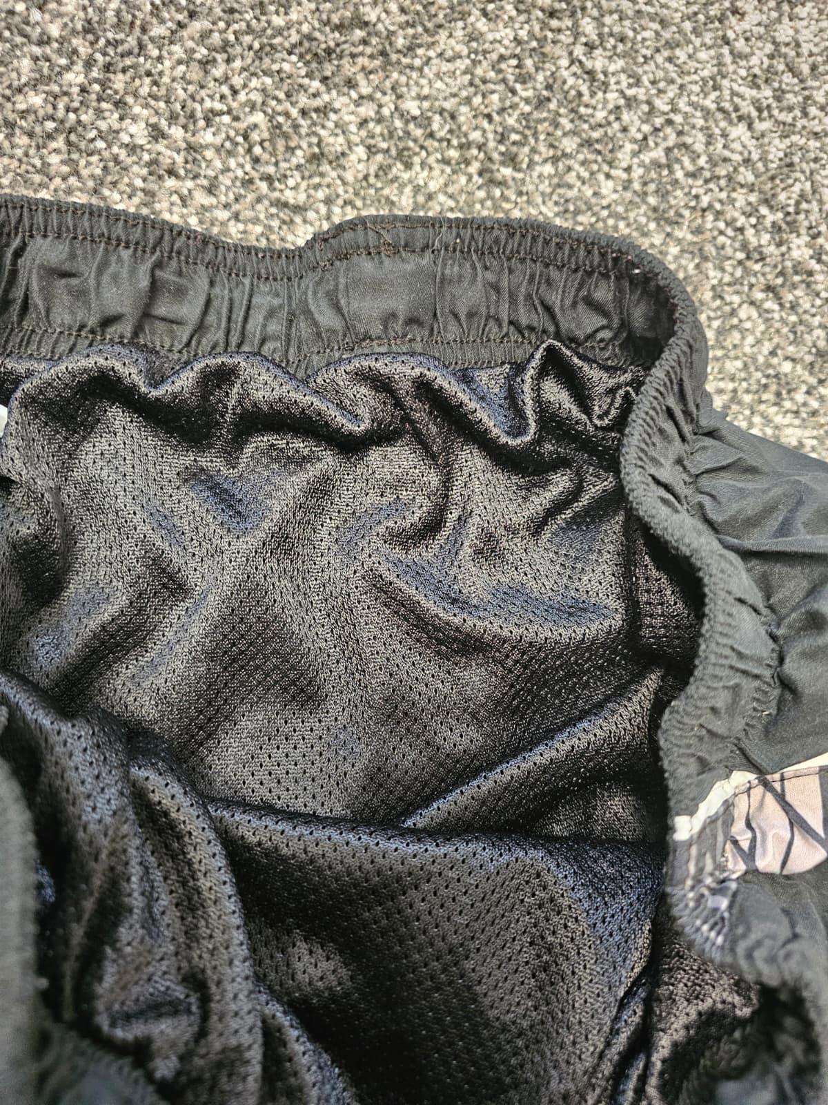 Nike Men's Embroidered Swoosh Activewear Mesh Lined Shorts - M/Medium 30/32