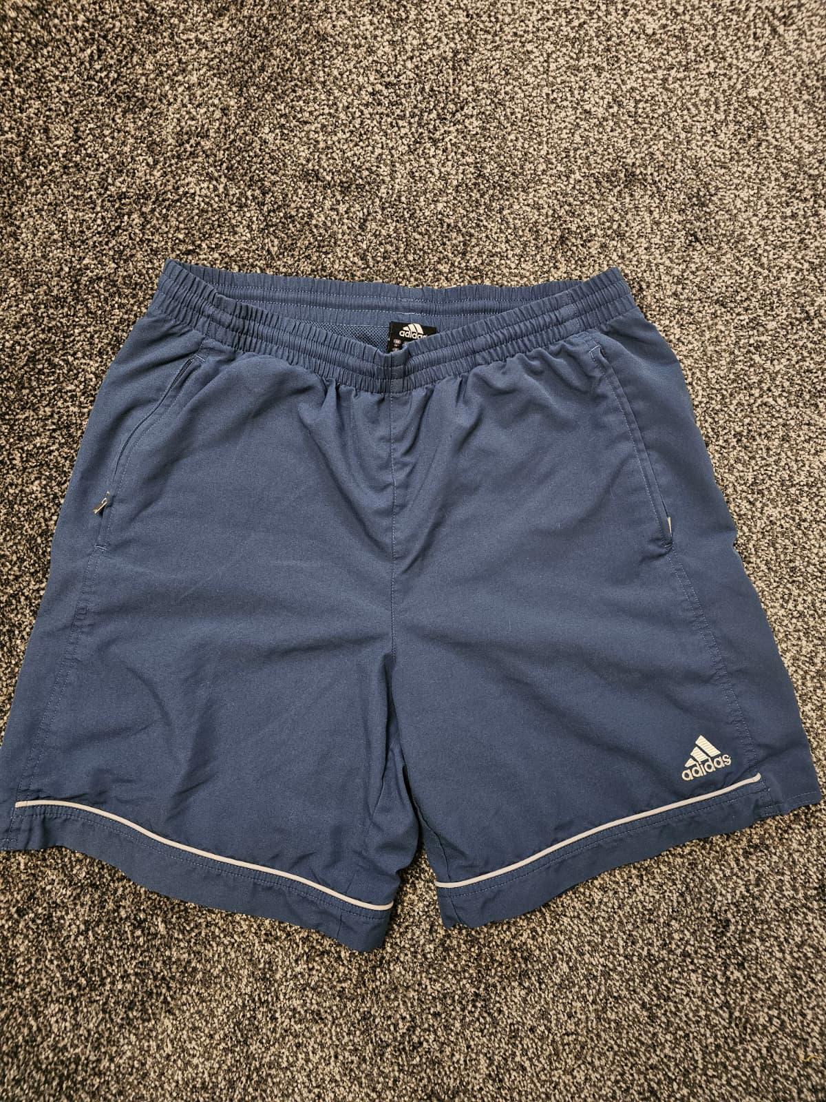 Adidas Mens Activewear Embroidered Mesh Lined Gym Sport Shorts - W32/L8