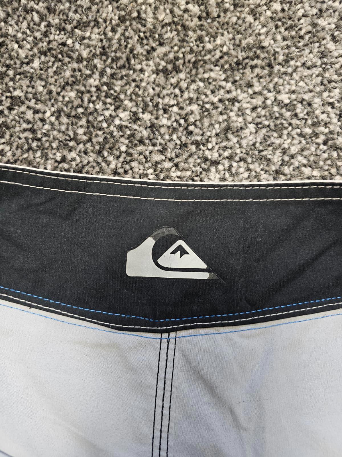 Quiksilver Mens Striped Surf Wear Swimming Board Boaride Shorts - W30/L10
