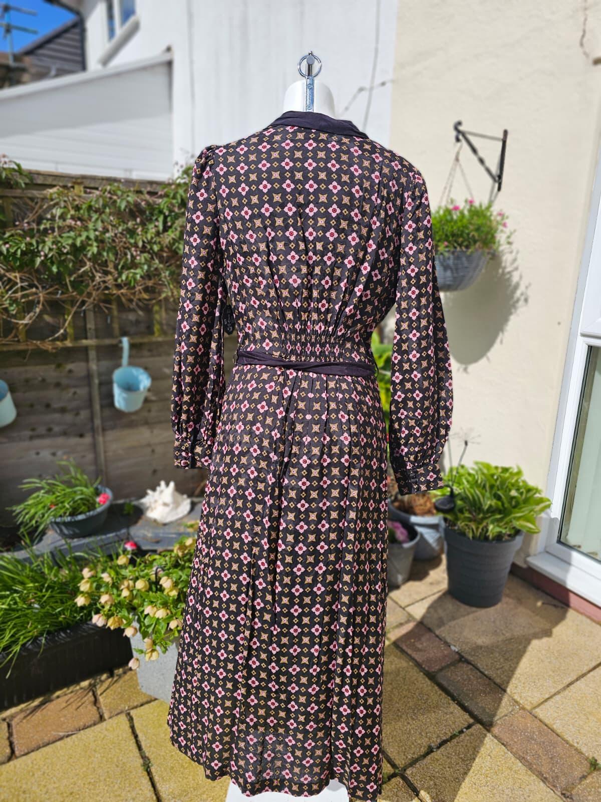 Christina Hendricks X Joanie Vetiver Foulard Print Smoking Jacket Midi Dress 14