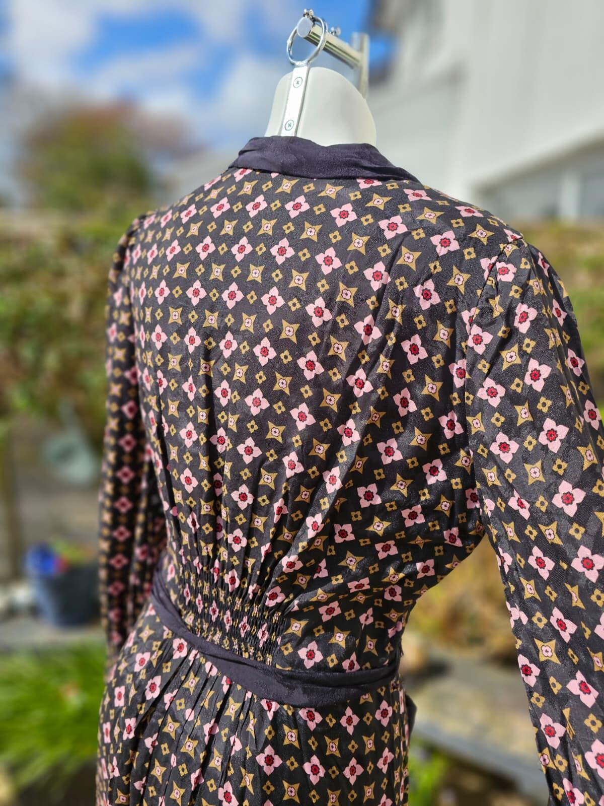 Christina Hendricks X Joanie Vetiver Foulard Print Smoking Jacket Midi Dress 14