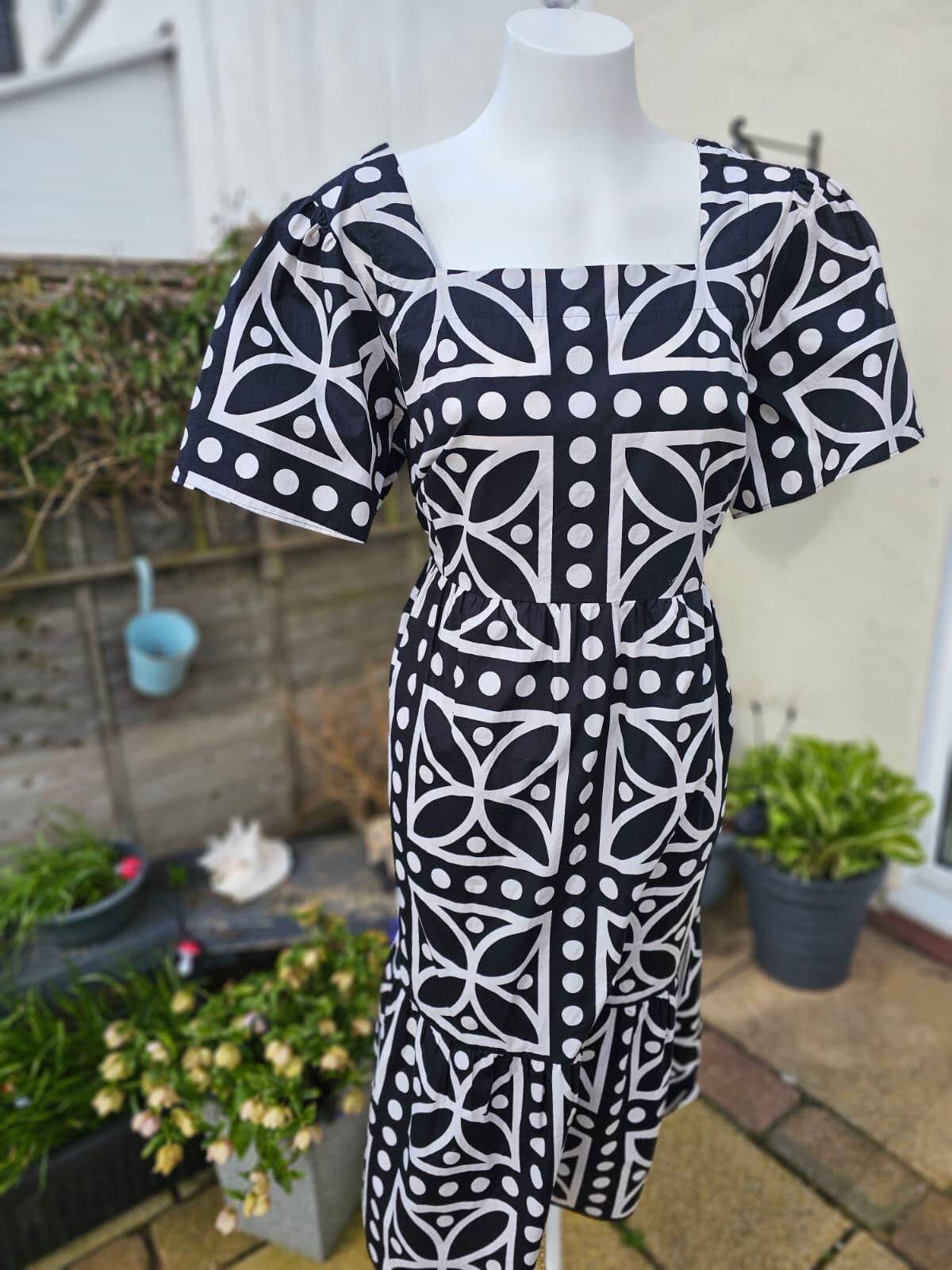 Joanie Georgia Monochrome Tile Print Square Neck Midi Skirt Dress - 18