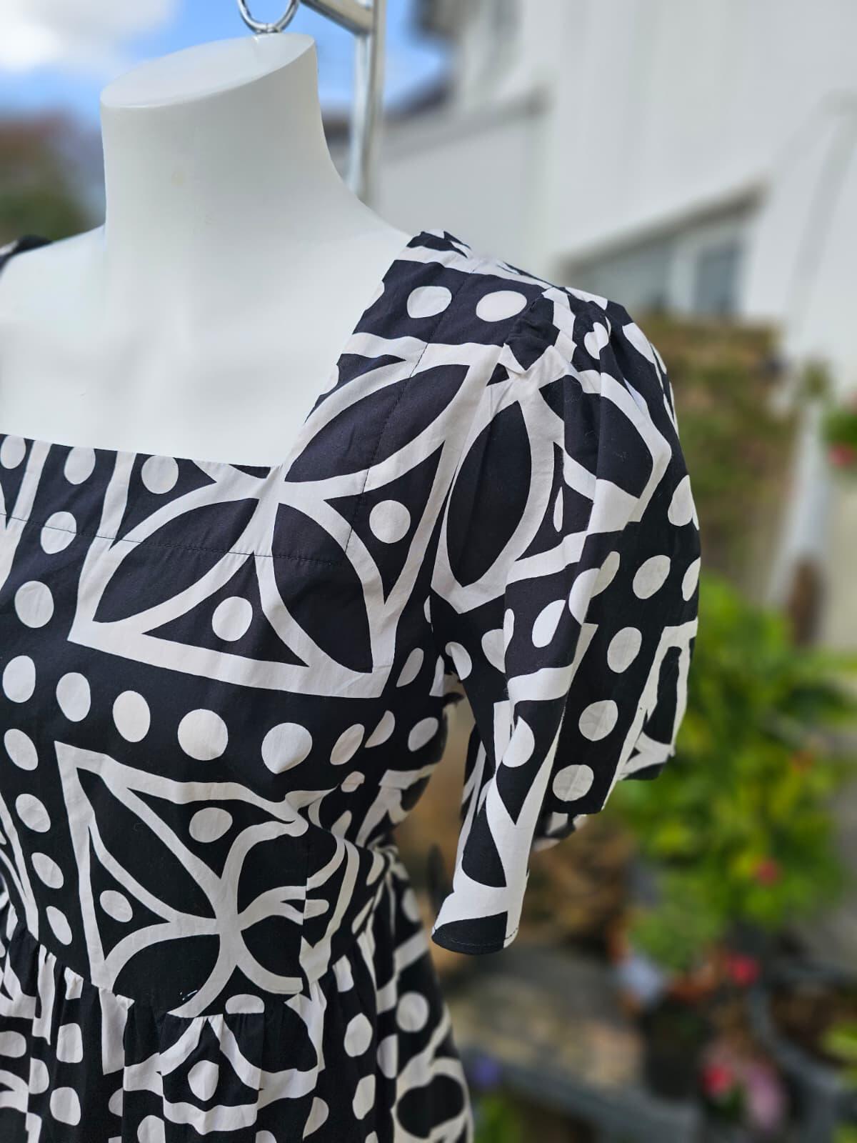 Joanie Georgia Monochrome Tile Print Square Neck Midi Skirt Dress - 18
