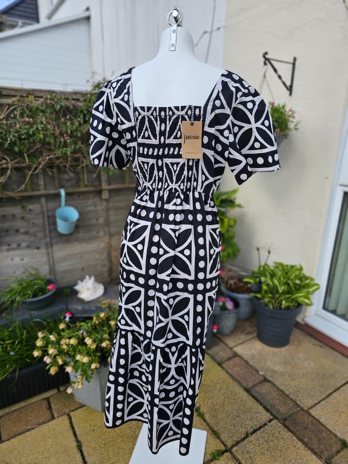 Joanie Georgia Monochrome Tile Print Square Neck Midi Skirt Dress - 18