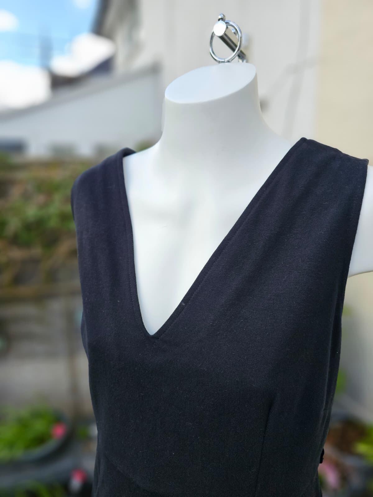 Joanie Ohlson V-Neck Pinafore Dress With Pockets - UK 18 - Black