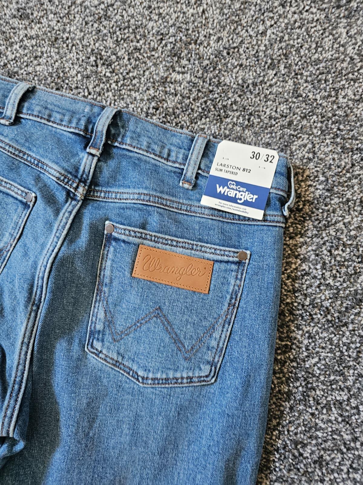 Wrangler Men's Larston 812 Slim Tapered Light Blue Wash Denim Jean's -30/32  NWT