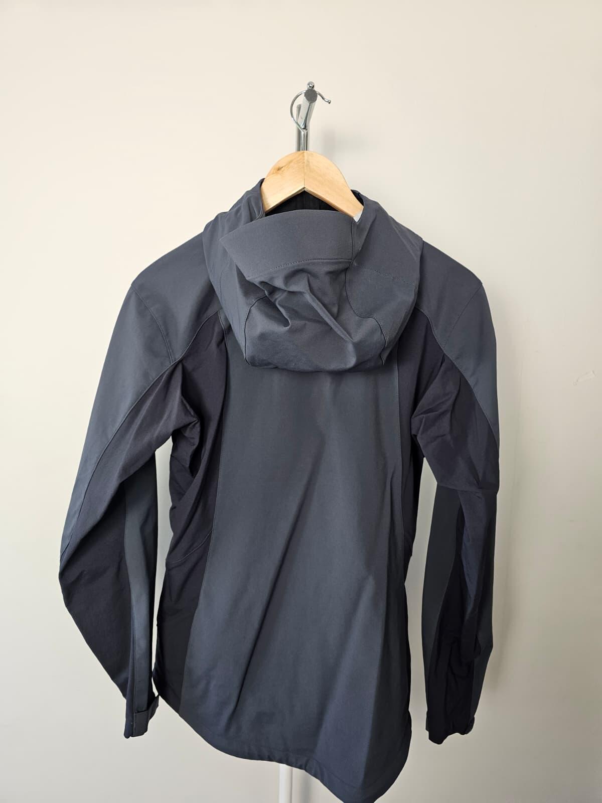 Berghaus Extrem Womens Taboche Gore-Tex Windproof Softshell Hiking Jacket - 14