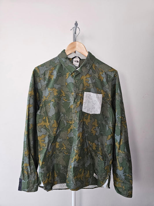The North Face Mens Long Sleeve Terrain/Camo Print Button Cotton Shirt - S/Small