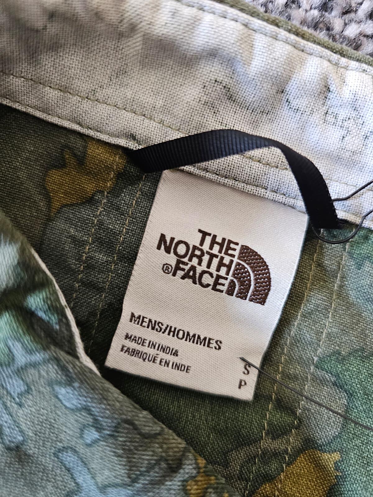 The North Face Mens Long Sleeve Terrain/Camo Print Button Cotton Shirt - S/Small