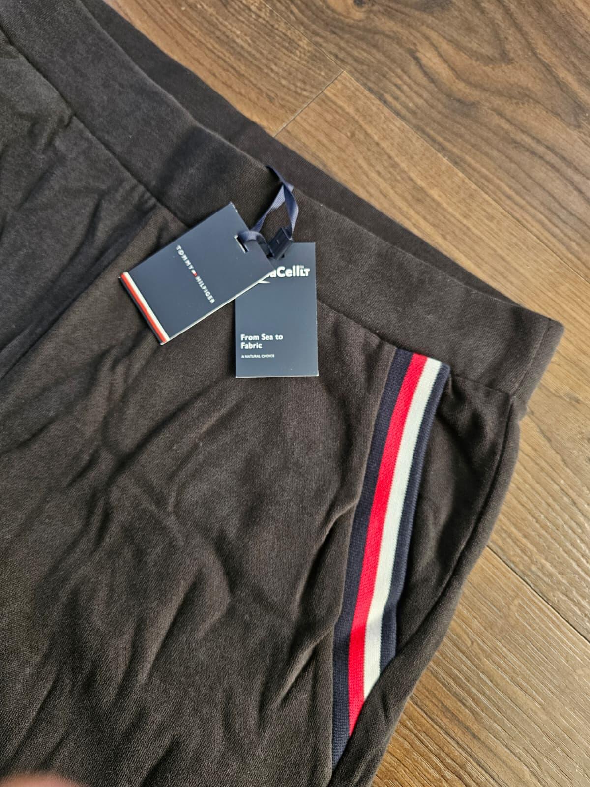 Tommy Hilfiger Men's Casual Jogger Bottoms/Sweat Pants - L/Large - Black