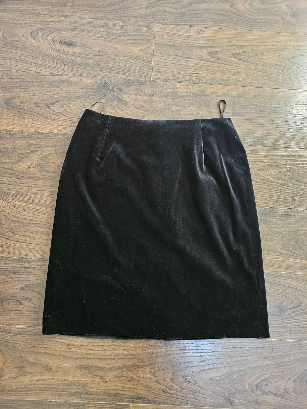 St Michael Marks & Spencer Vintage Retro Velvet Pencil Skirt - UK 12 - Black