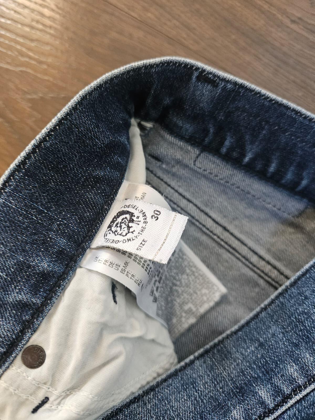 Diesel Men's D-Luster Blue Denim Jeans 511 Slim Fit - W30/32L