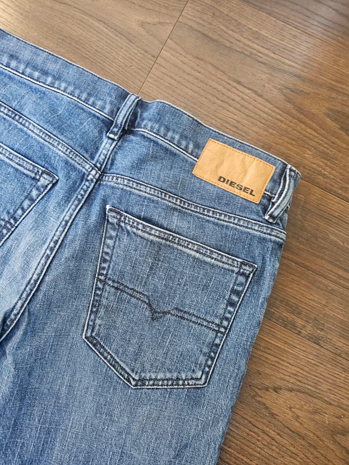 Diesel Men's D-Luster Blue Denim Jeans 511 Slim Fit - W30/32L