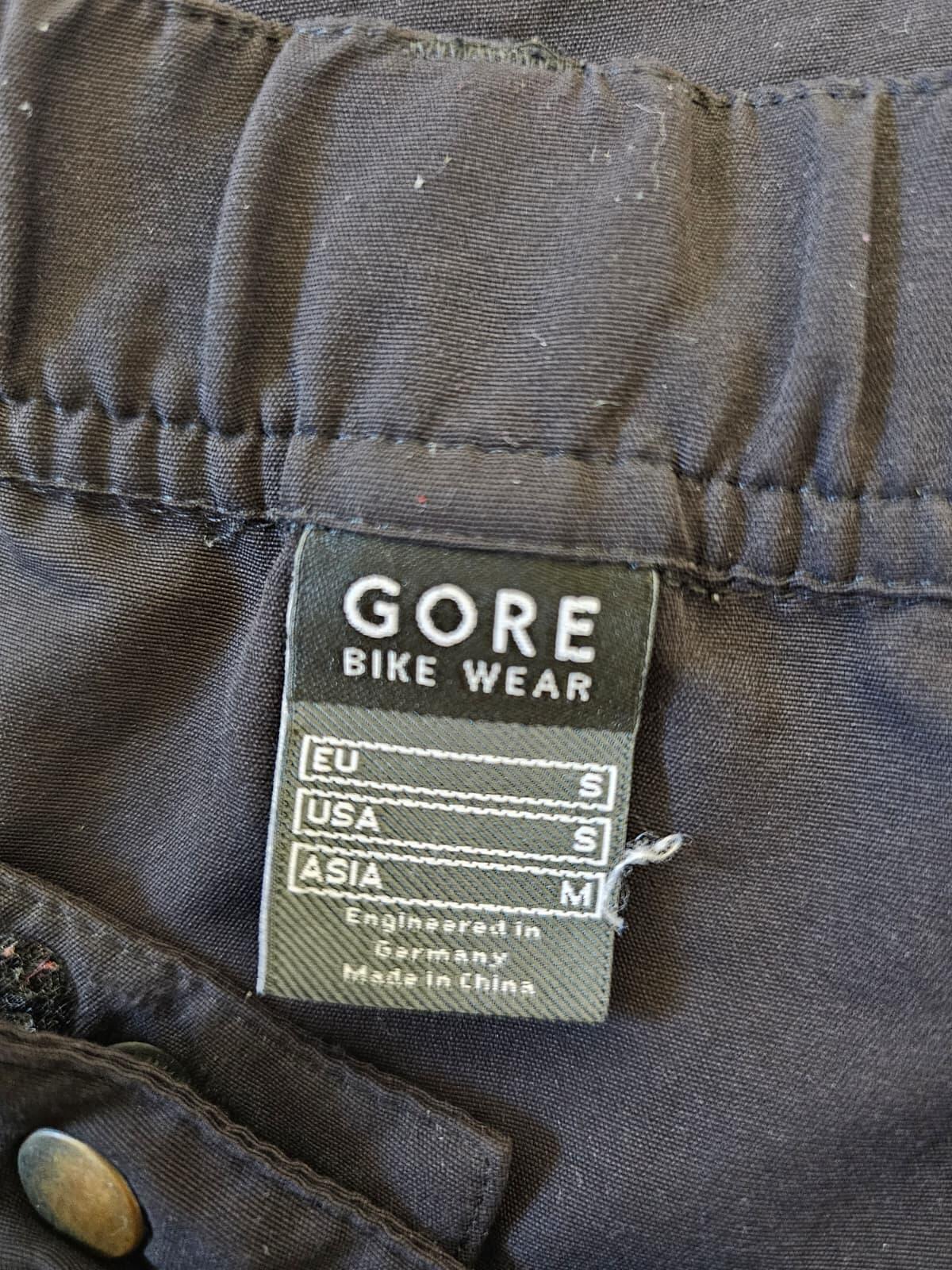 GORE Bike Wear Cyling Mountain Biking Trail Shorts - S/Small W28 - Black