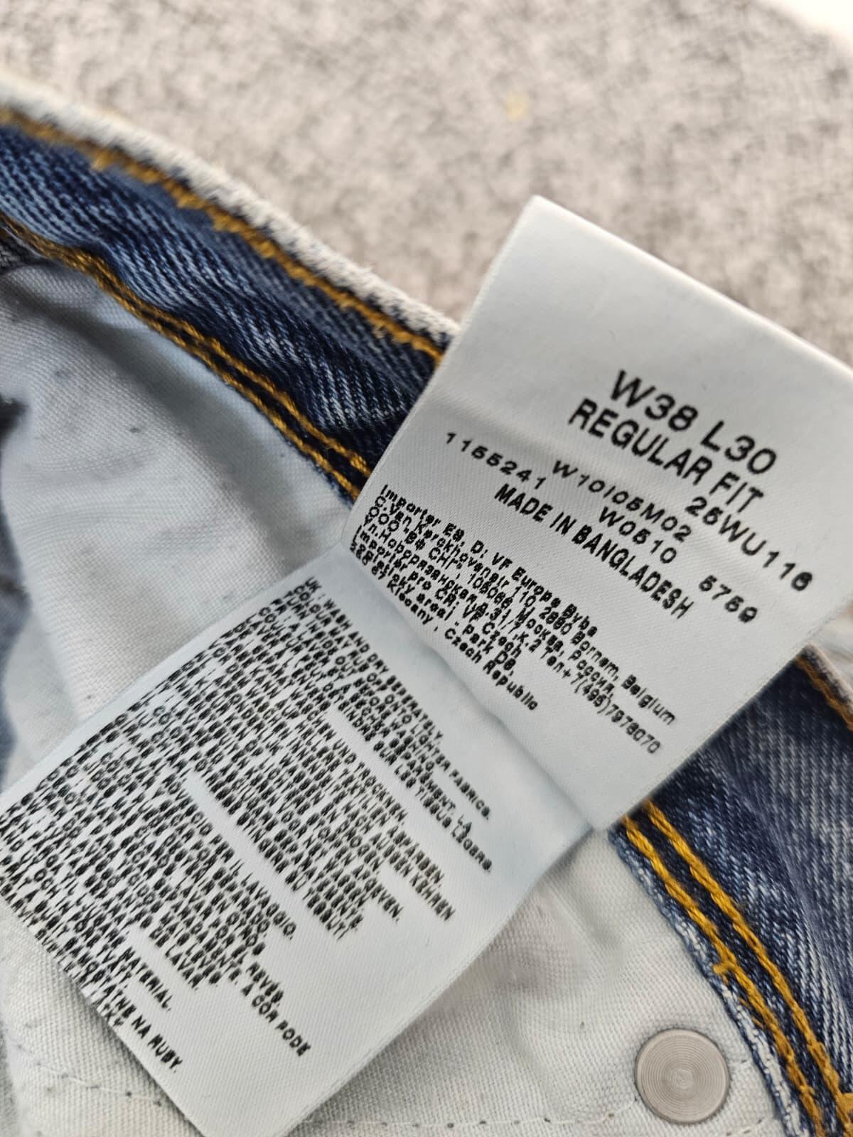 Wrangler Men's Straight Fit Light Blue Wash Denim Jeans/Pants - W38/L29