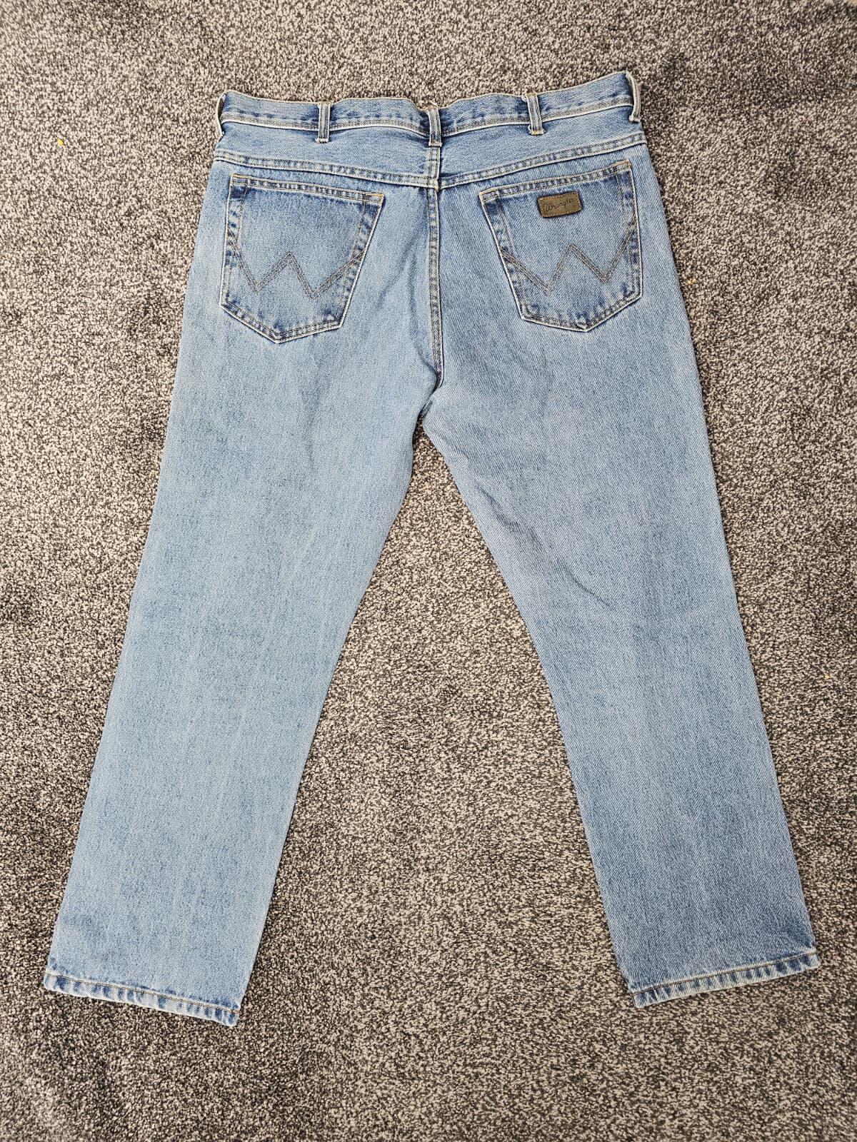 Wrangler Men's Straight Fit Light Blue Wash Denim Jeans/Pants - W38/L29