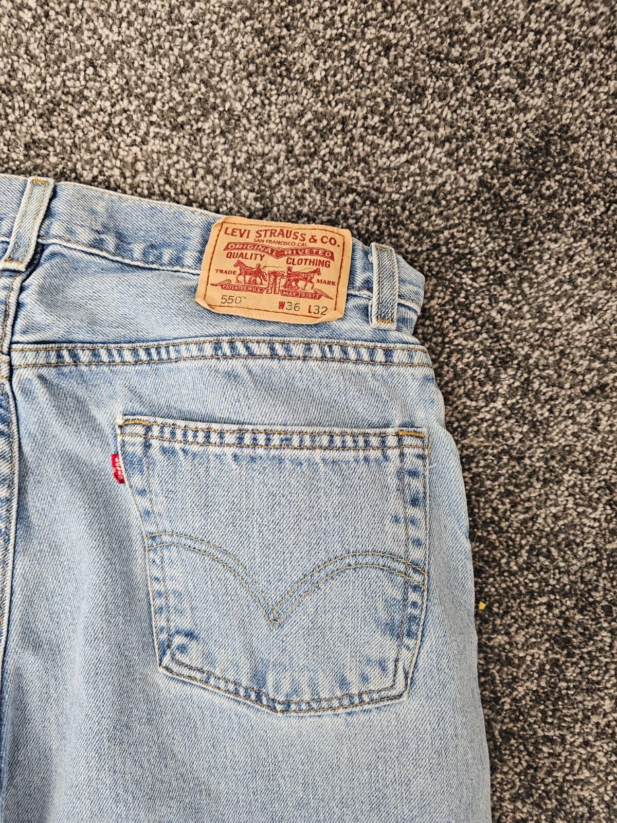 Levi's Men's 550 Relaxed Fit Blue Denim Jeans/Pants - W32/L30