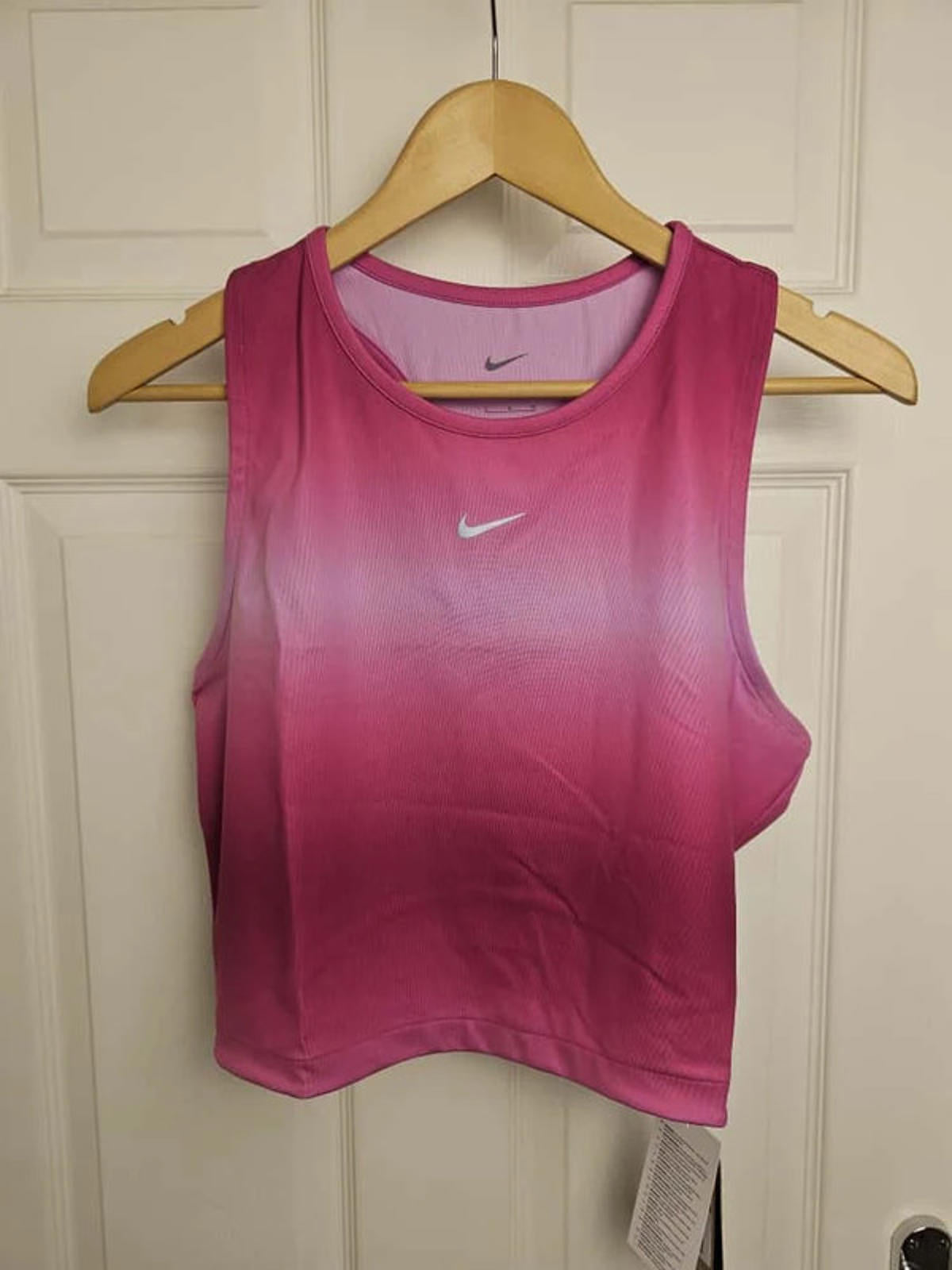 Nike Running Swoosh Gradient Cropped Tank Top - L/Large - Pink