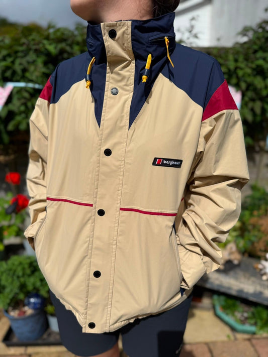 Berghaus Women's Mayeurvate Full Zip Hooded Waterproof Rain Jacket/Coat - M/Med