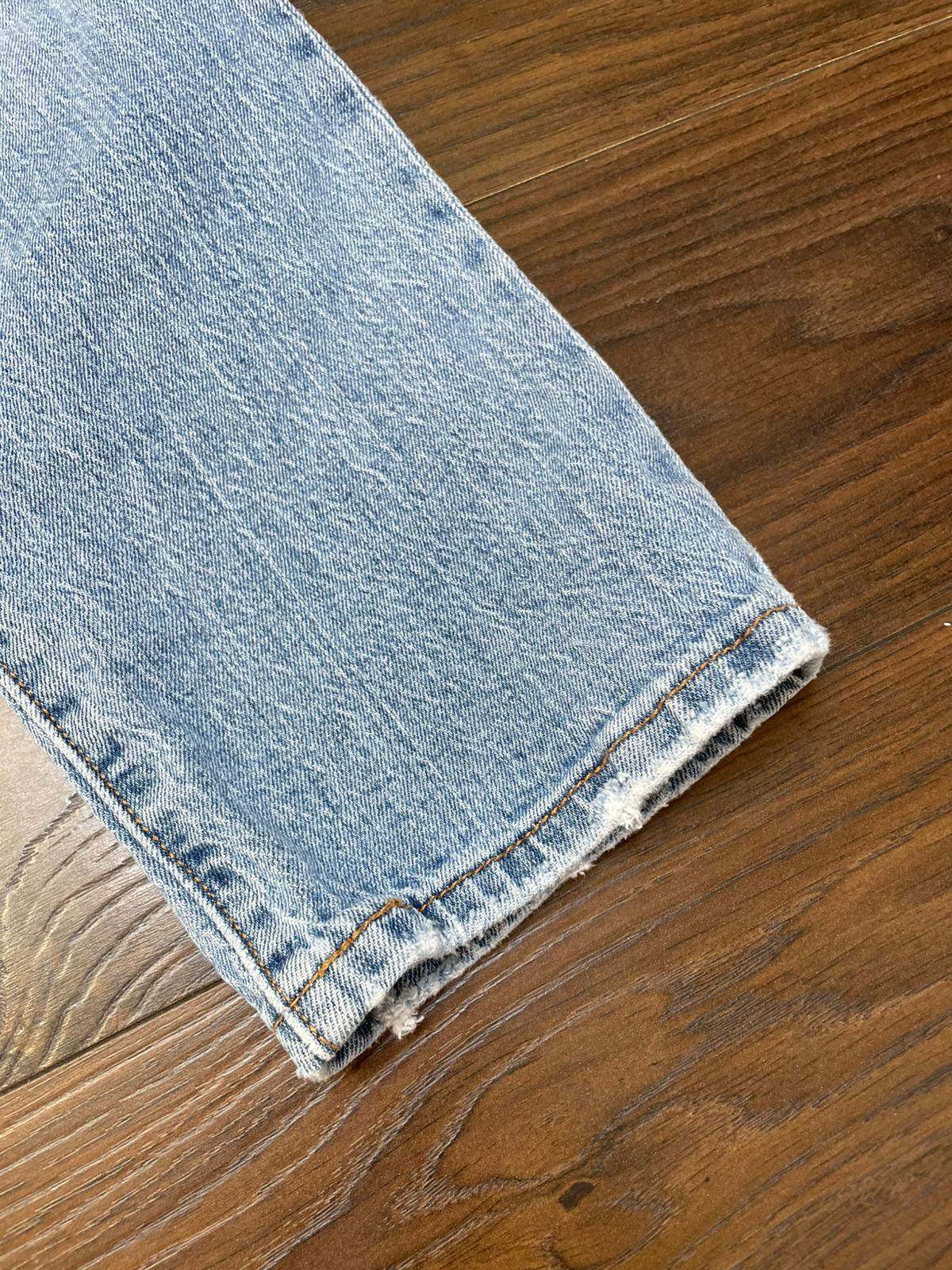 Levi's Men's 501 Straight Leg Ripped Blue Denim Jeans - W26/L27