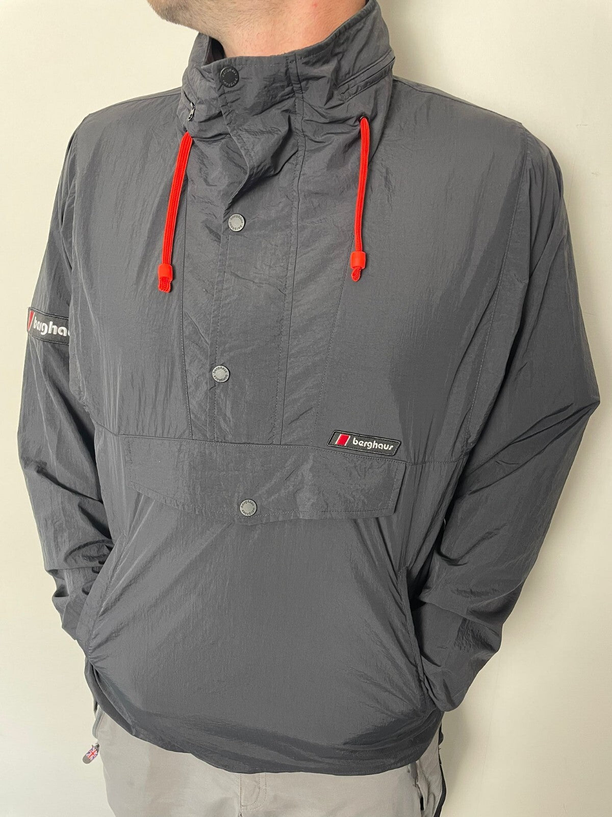 Berghaus Men's 1/2 Zip Pullover Packable Hooded Windbreaker Jacket - M/Medium