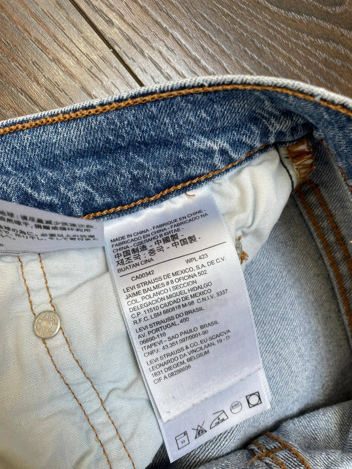 Levi's Men's 501 Straight Leg Ripped Blue Denim Jeans - W26/L27