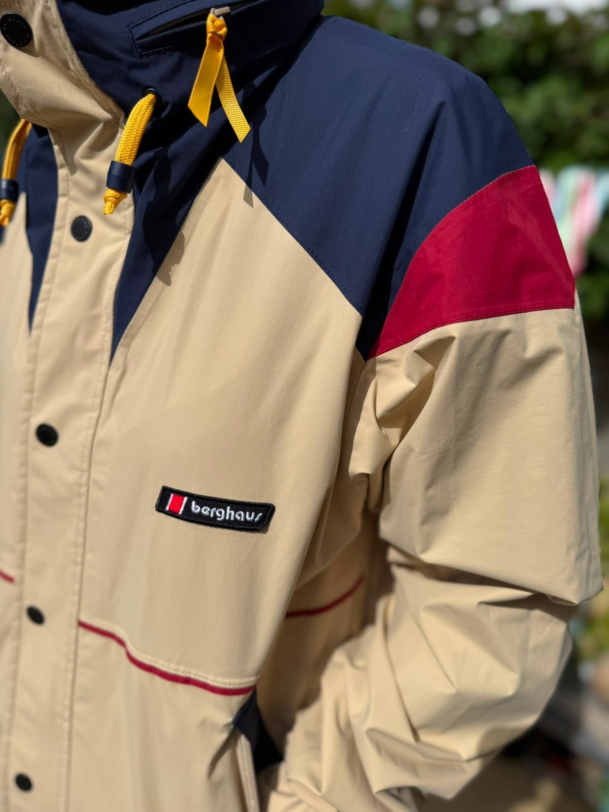 Berghaus Women's Mayeurvate Full Zip Hooded Waterproof Rain Jacket/Coat - M/Med