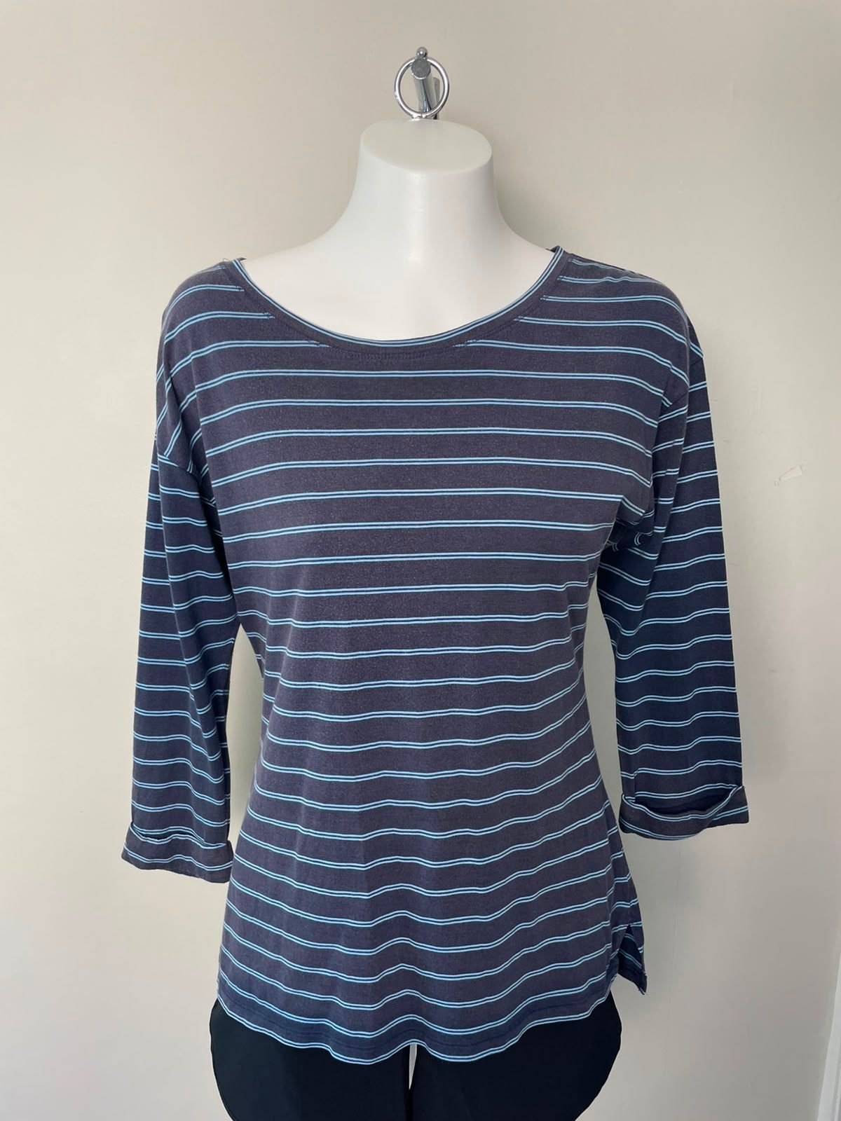 Patagonia Women's 3/4 Sleeve Striped Top/T-Short - L/Large - Navy