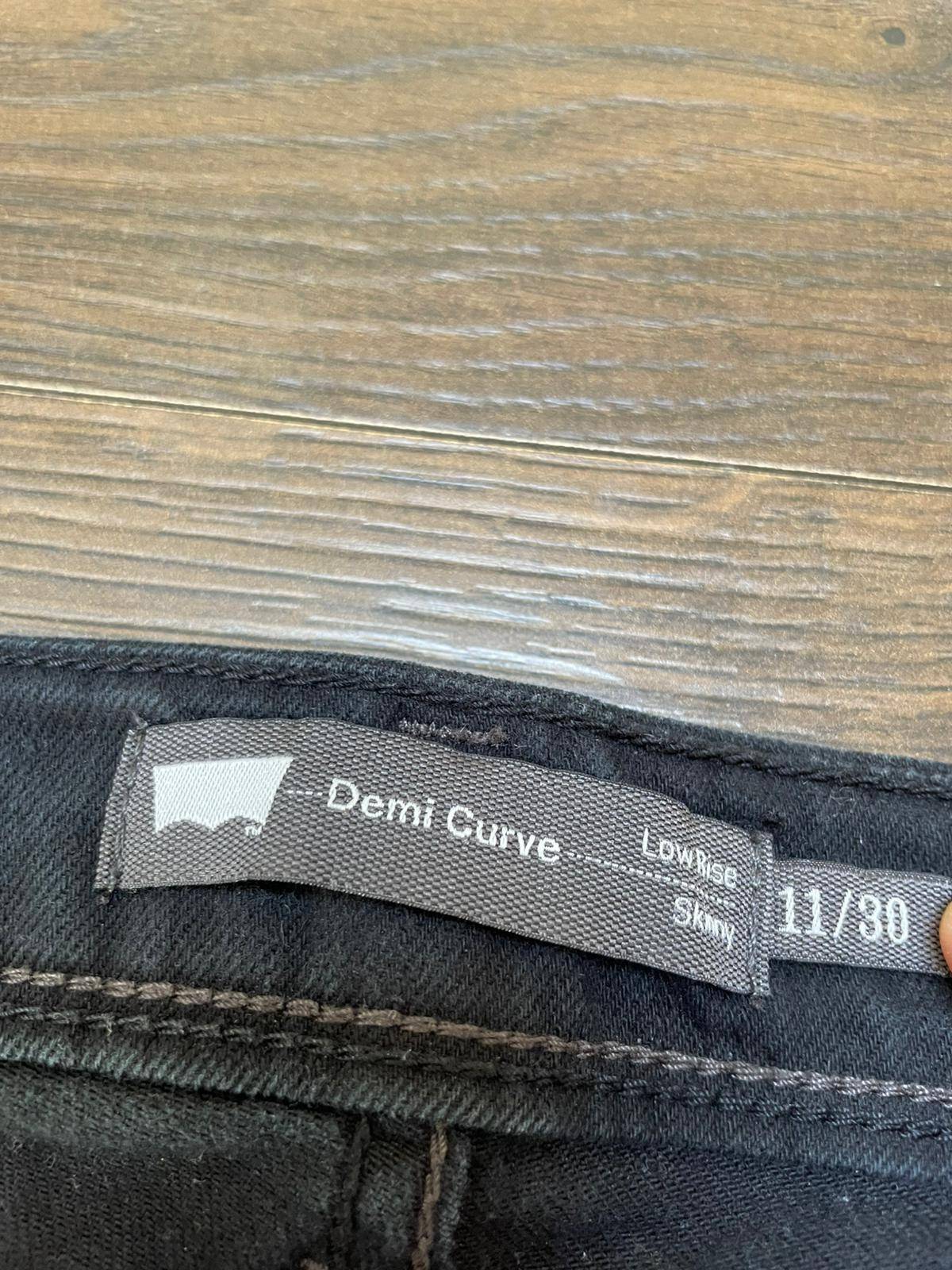 Levi's Women's Demi Curve Low Rise Skinny Black Denim Jeans - 11M - W30/L28