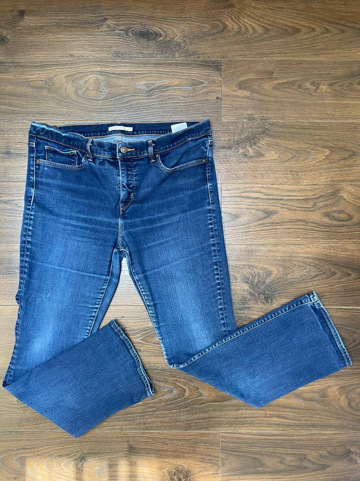 Levi's Women's 315 Shaping Boot Cut Blue Denim Jeans - W34/L29 16-18