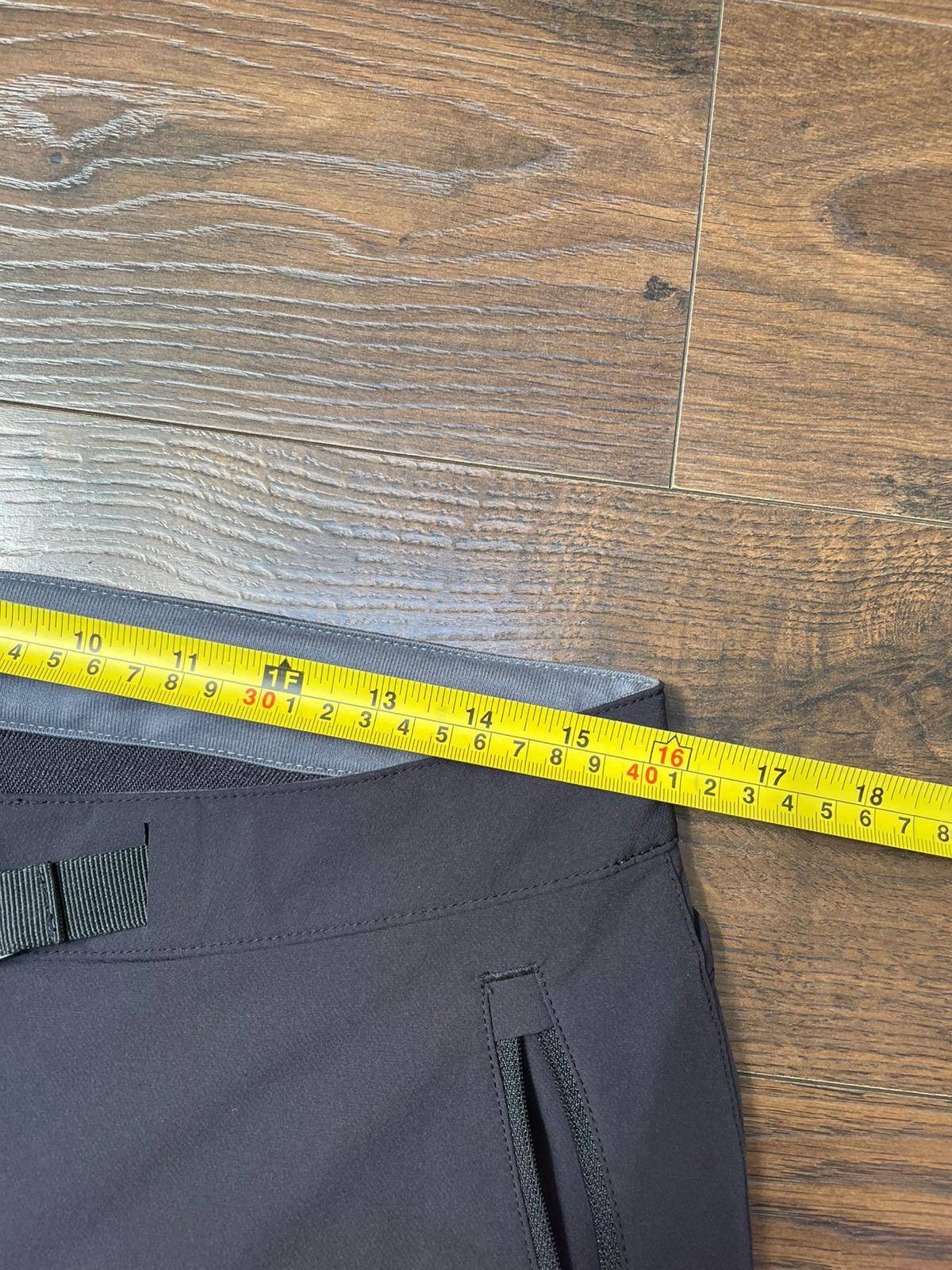Mountain Equipment Women's Hiking/Walking/Casual Outdoor Wear Trousers 14/Short