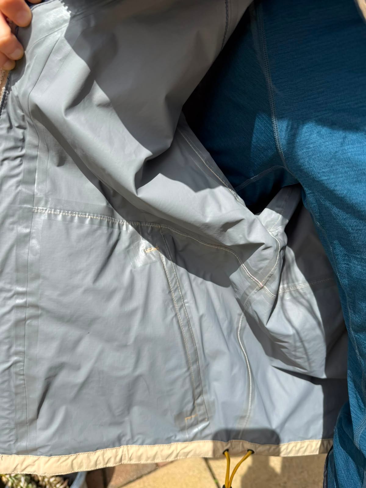 Berghaus Women's Mayeurvate Full Zip Hooded Waterproof Rain Jacket/Coat - M/Med