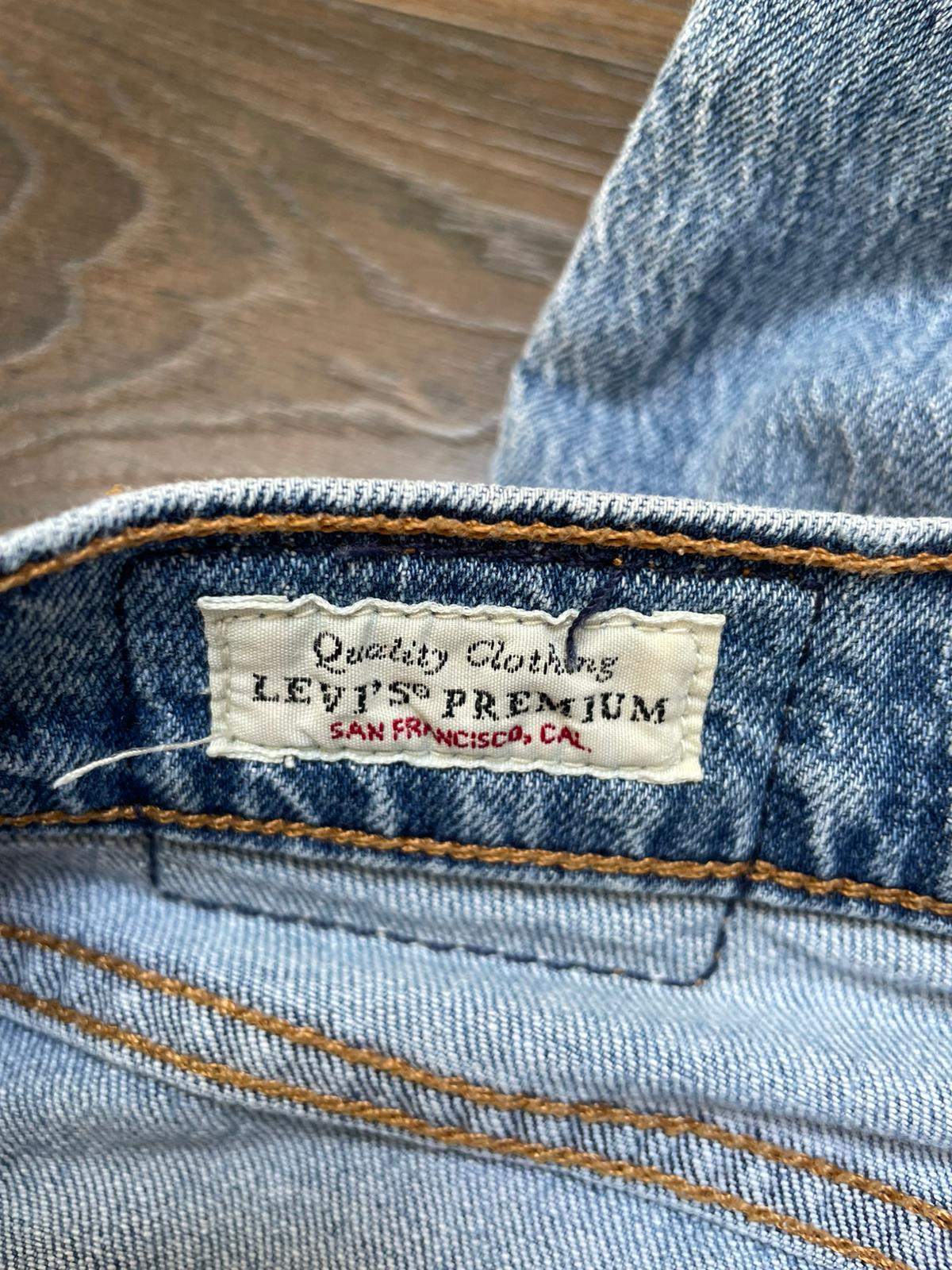 Levi's Men's 501 Straight Leg Ripped Blue Denim Jeans - W26/L27