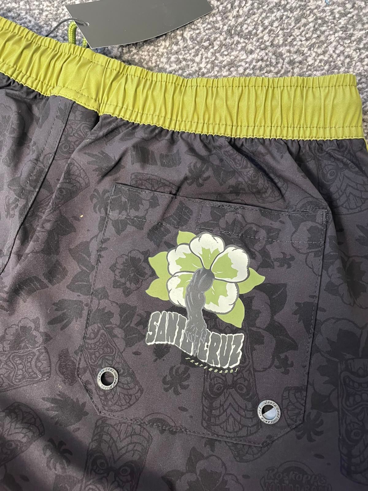 Santa Cruz Tiki Voodoo Pattern Print Style Swim Shorts - S/Small 30 Black/Green