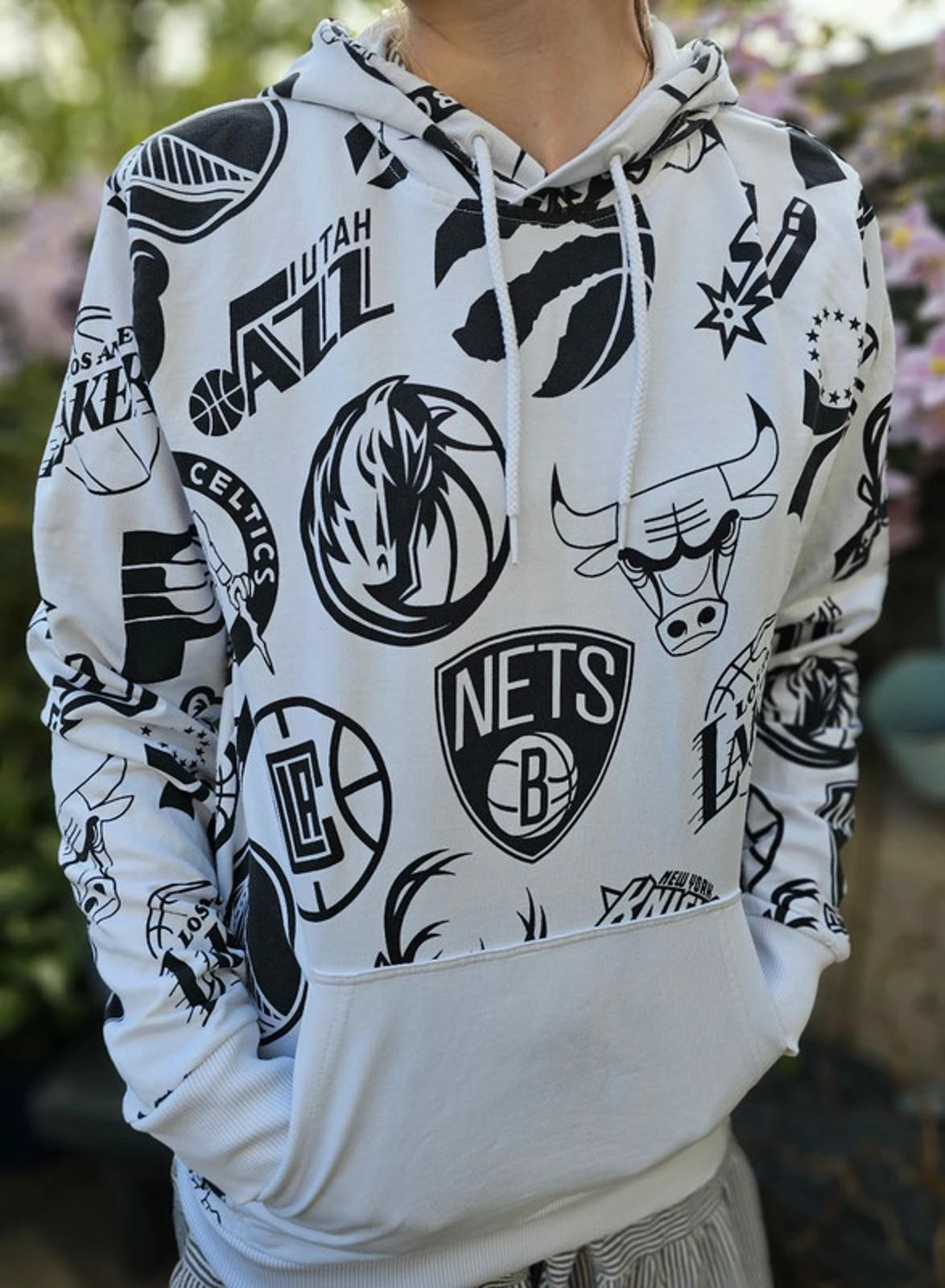 New Era X NBA Basket Ball Sport White Hoodie - M/Medium