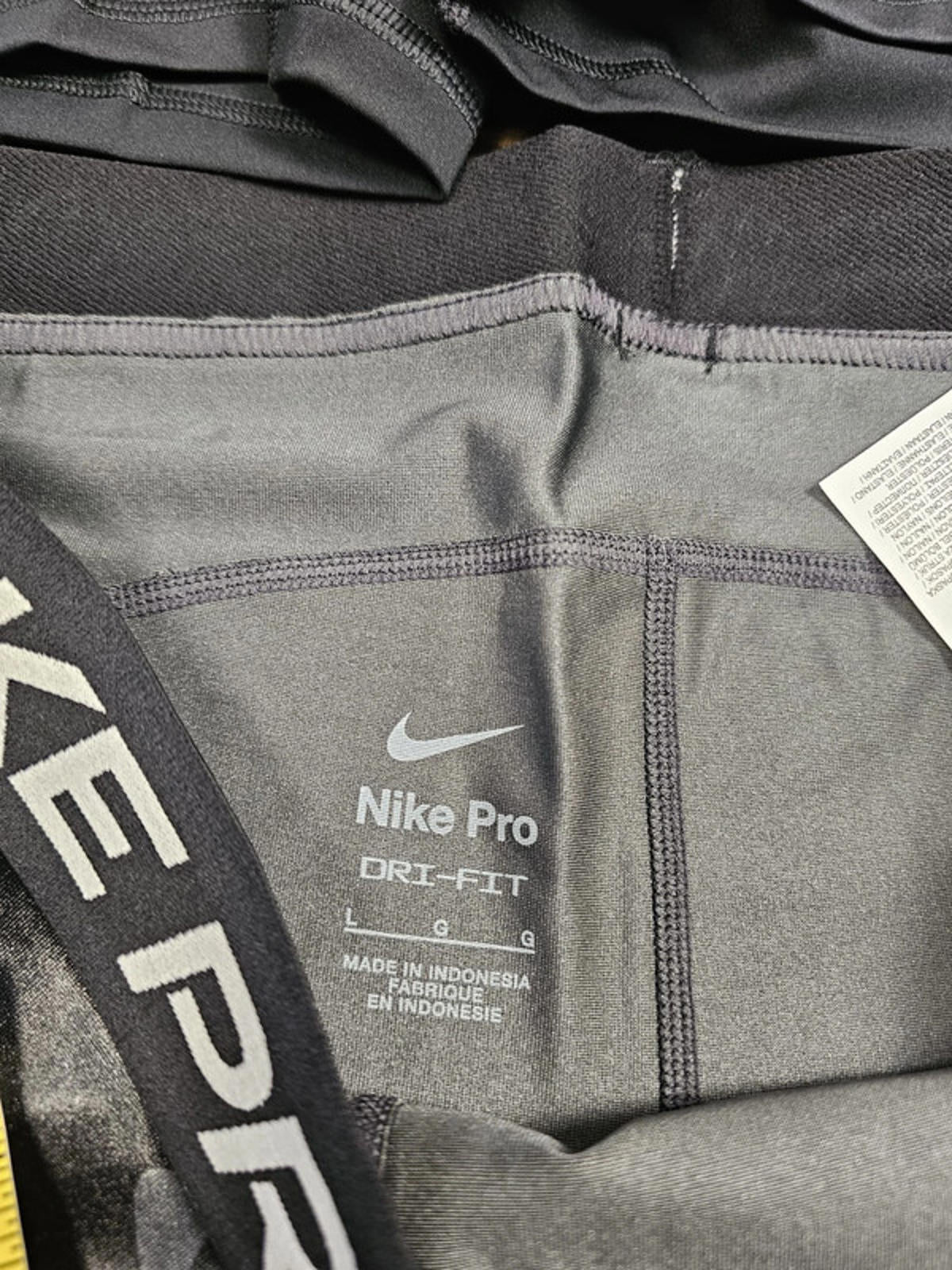 Nike Pro Training Womens Dri-Fit Activewear/Gym Bundle - Vest Top Booty Shorts