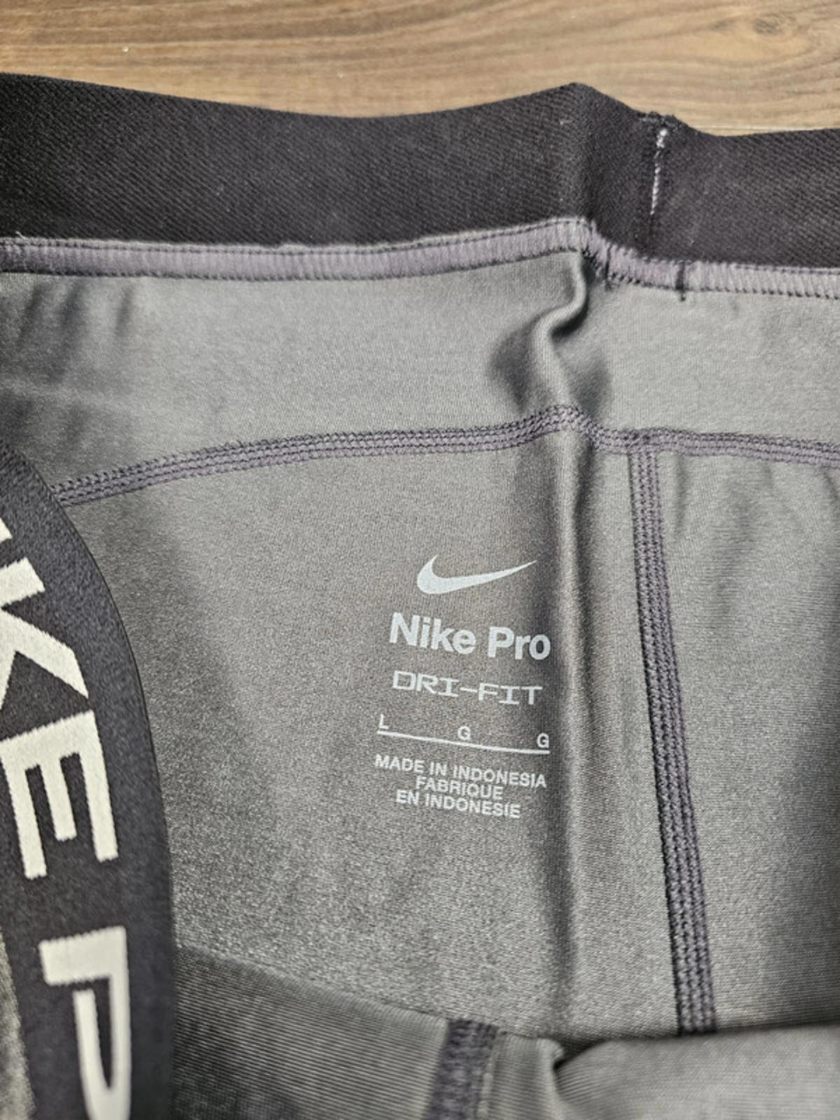Nike Pro Training Dri-Fit Womens Booty Shorts - L/Large - Camo