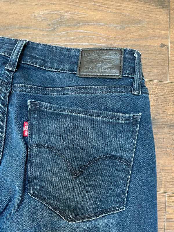 Levi’s Women’s 712 Slim Fit Blue Denim Jeans - W29/L30