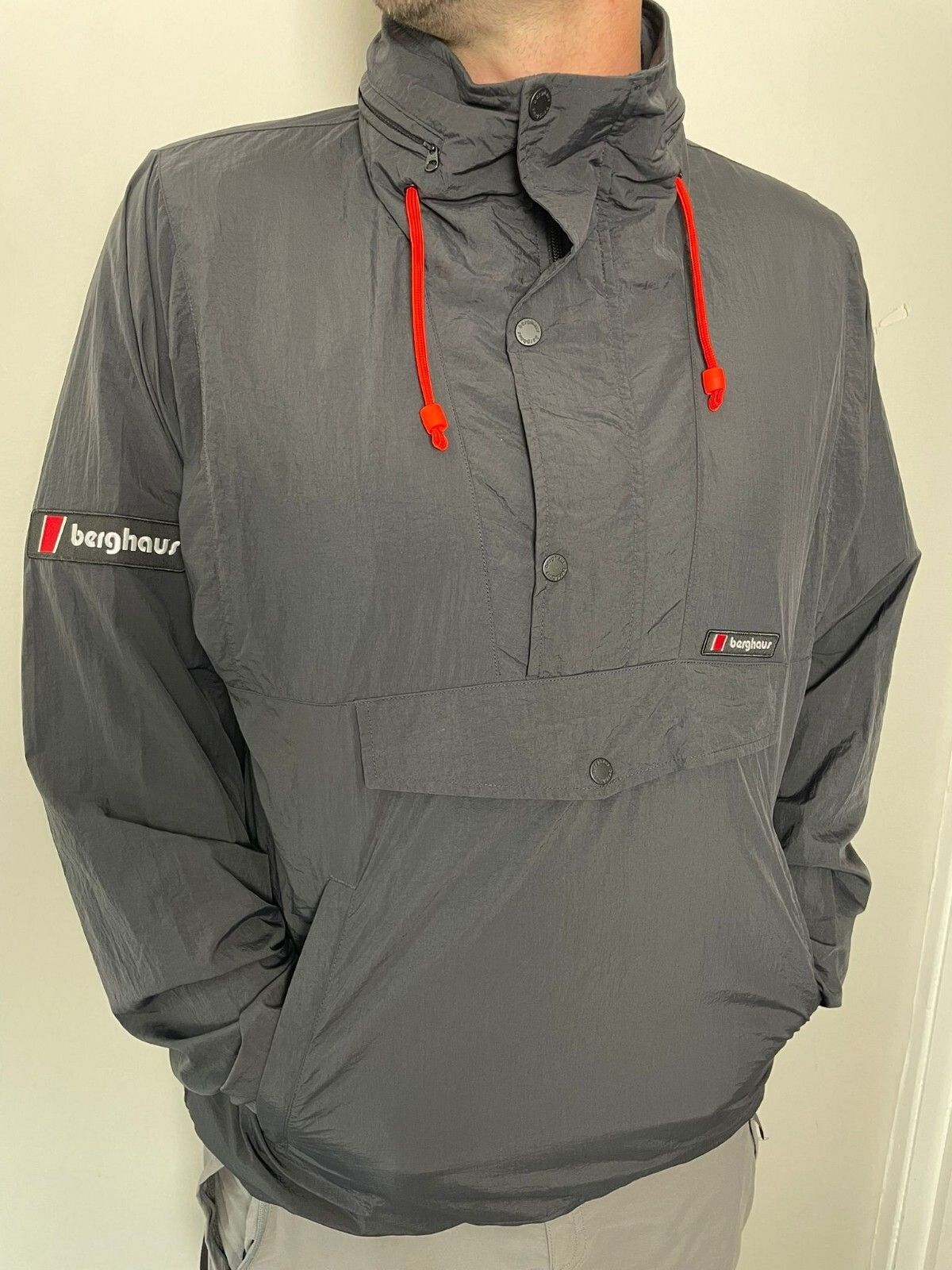 Berghaus Men's 1/2 Zip Pullover Packable Hooded Windbreaker Jacket - M/Medium
