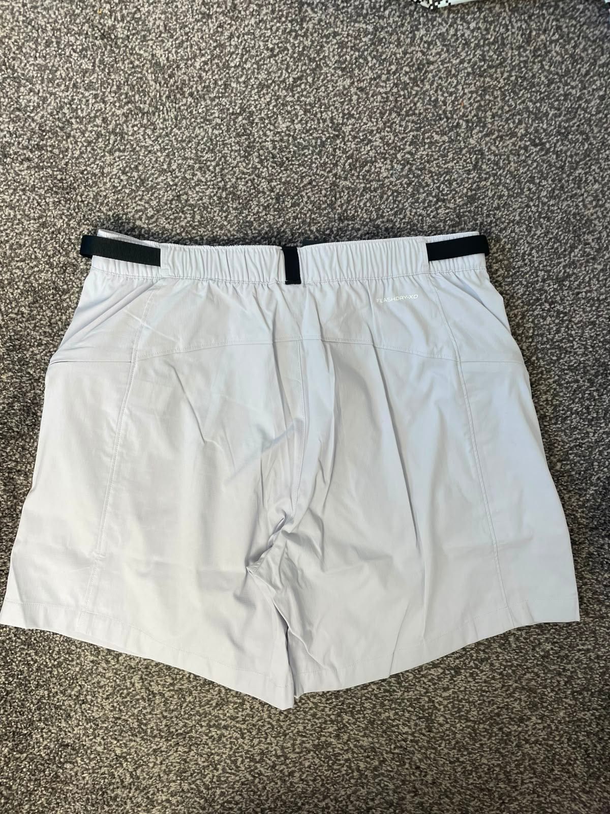 The North Face Men's Water Resistant Walking/Hiking/Travel  Shorts M/32-34 Grey