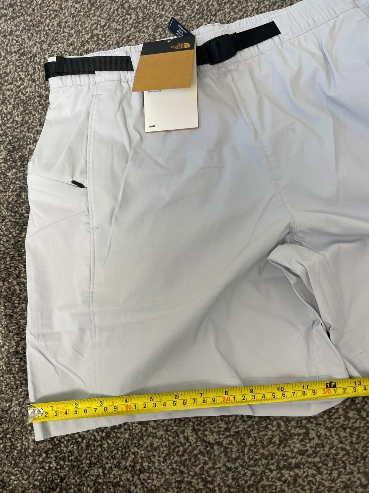 The North Face Men's Water Resistant Walking/Hiking/Travel  Shorts M/32-34 Grey