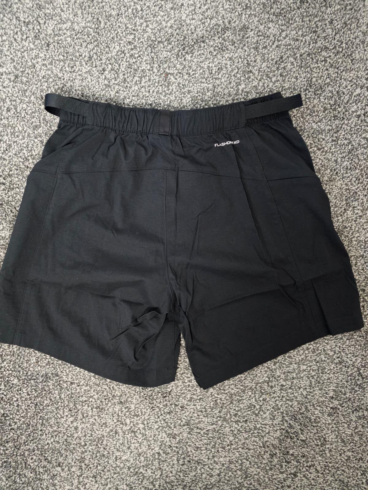 The North Face Black Flash Dry Water Resistant Casual/Walking Shorts - S/30-32